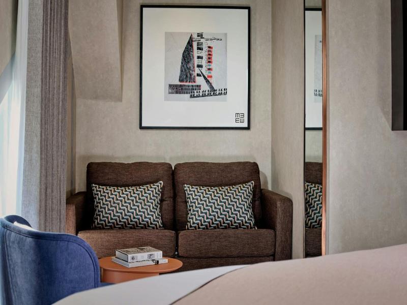 Montcalm East Autograph Collection image
