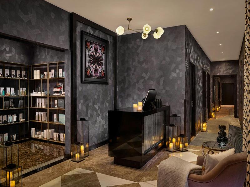 Montcalm East Autograph Collection image