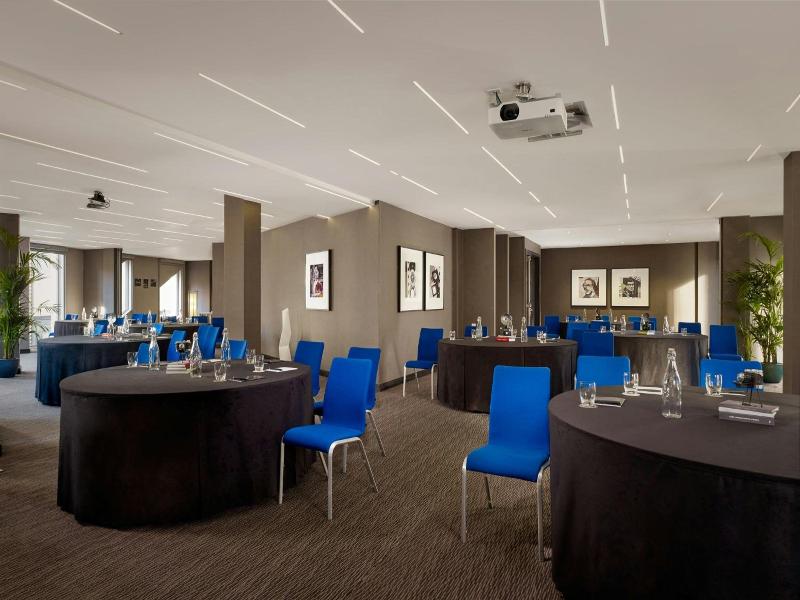 Montcalm East Autograph Collection image