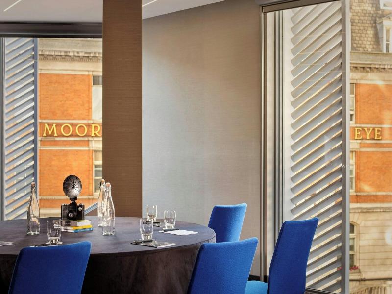 Montcalm East Autograph Collection image
