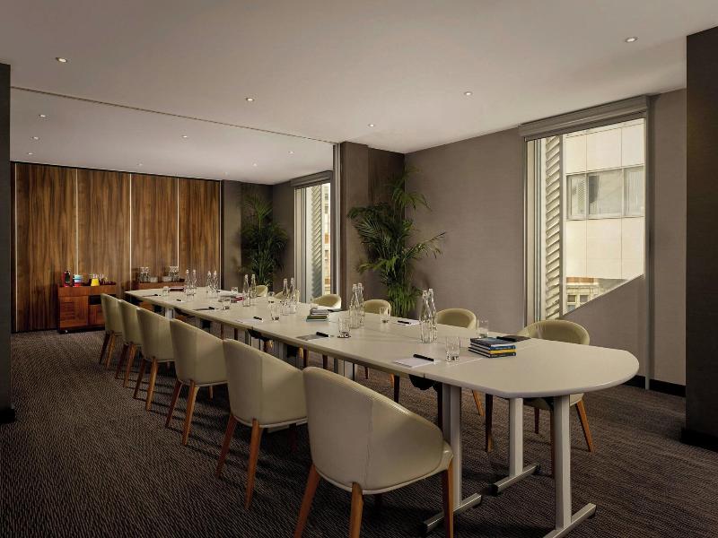 Montcalm East Autograph Collection image