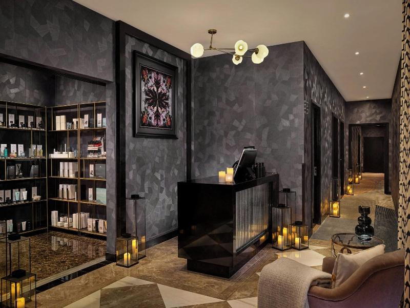 Montcalm East Autograph Collection image