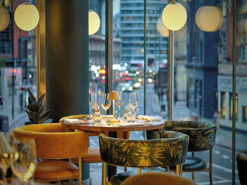 Montcalm East Autograph Collection image
