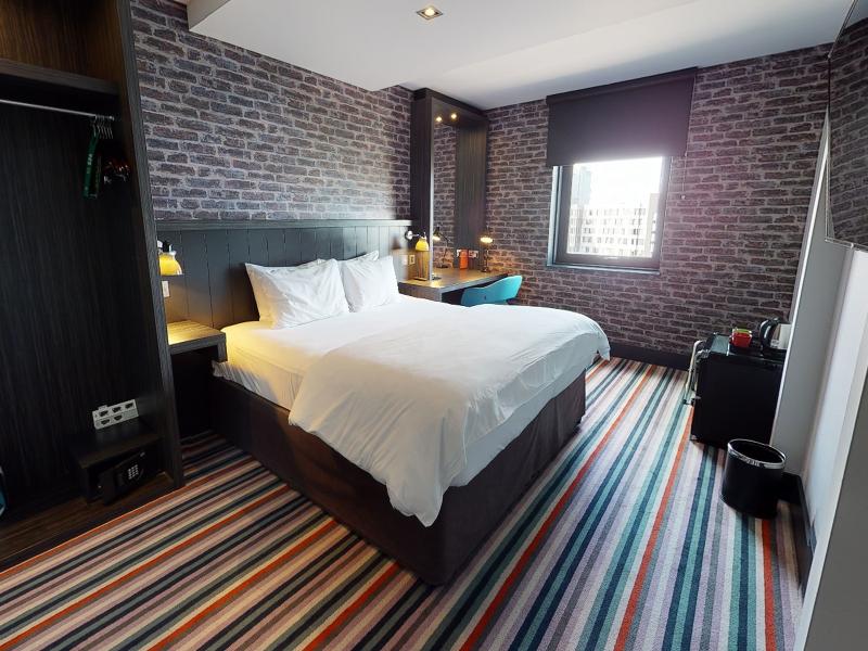 Village Hotel Edinburgh image