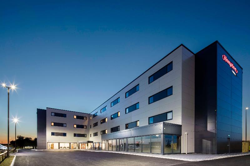 Hampton by Hilton Humberside Airport image