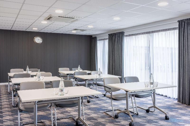Hampton by Hilton Humberside Airport image