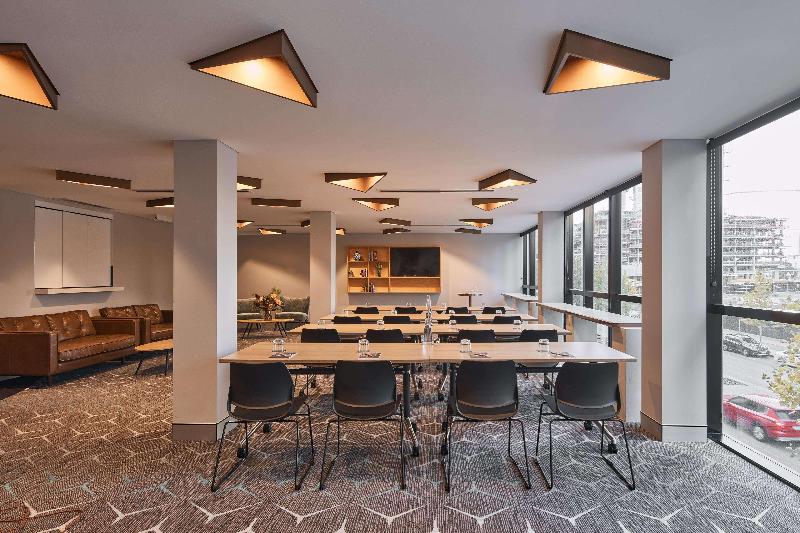 Stay in style at Rydges Perth Kings Square
