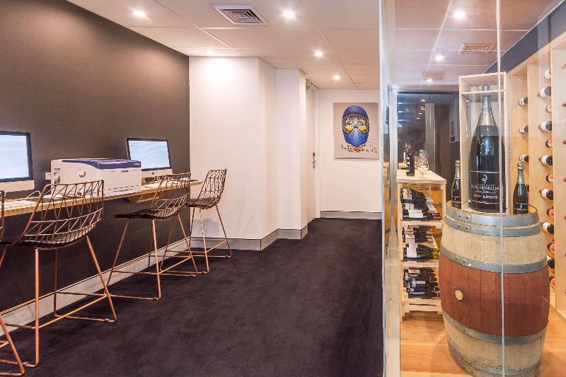 Stay in style at Rydges Perth Kings Square