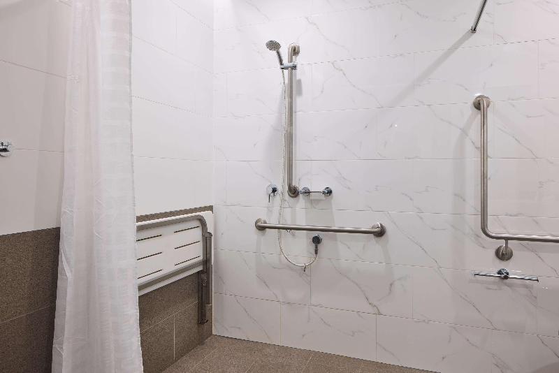 Stay in style at Rydges Perth Kings Square