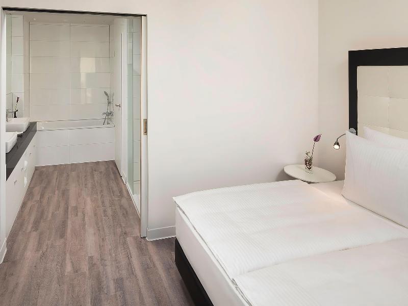 INNSIDE Frankfurt Ostend image