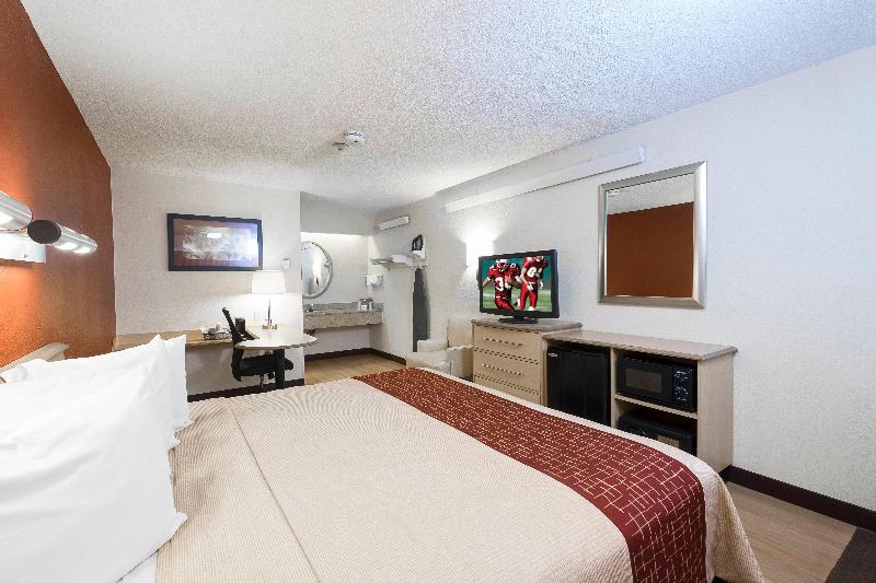 Red Roof Inn Boston - Southborough/ Worcester image