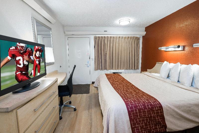 Red Roof Inn Boston - Southborough/ Worcester image