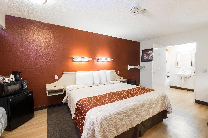 Red Roof Inn Boston - Southborough/ Worcester image