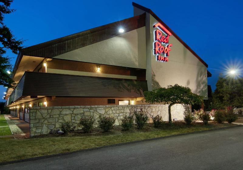 Red Roof Inn Fairmont image