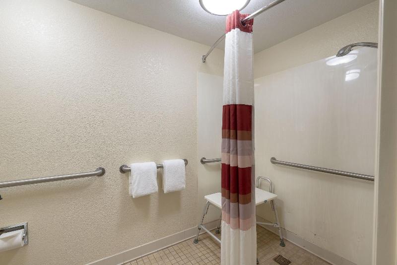 Red Roof Inn Fairmont image