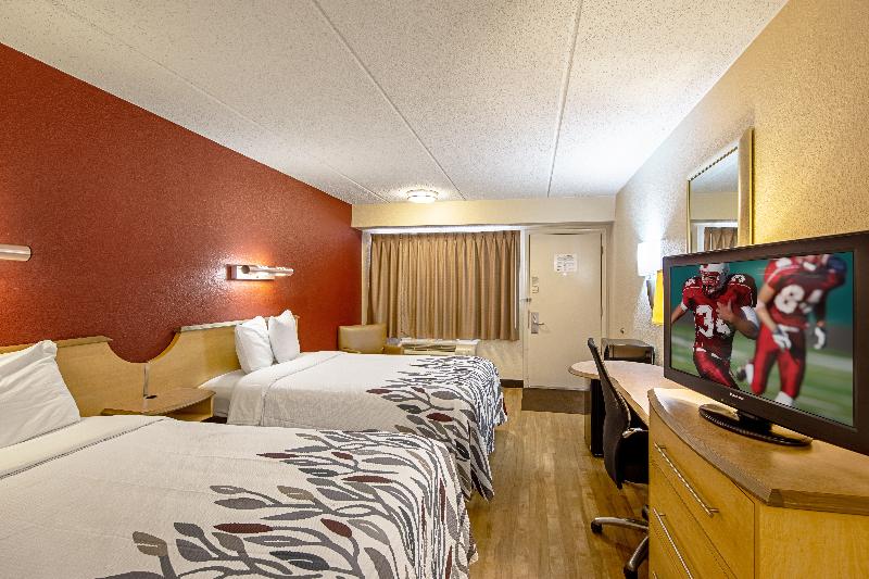 Red Roof Inn Fairmont image