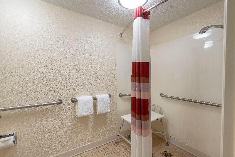 Red Roof Inn Fairmont image