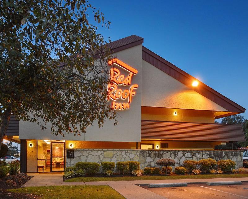 Red Roof Inn Huntington image