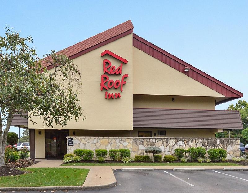 Red Roof Inn Huntington image