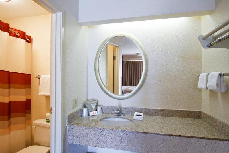 Red Roof Inn Canton image