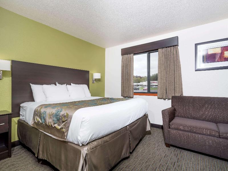 Baymont by Wyndham Eau Claire WI image