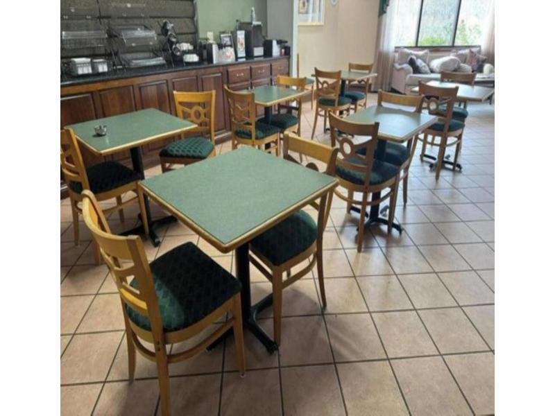 OYO Hotel Harriman near I-40 — photo 3