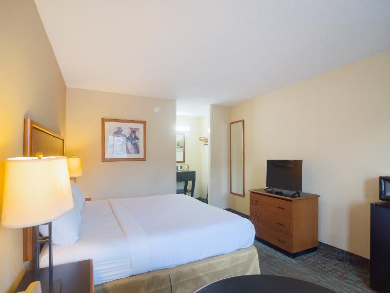 OYO Hotel Harriman near I-40 — photo 65