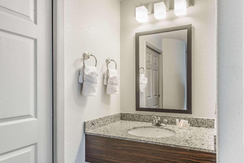 Baymont by Wyndham Pueblo image
