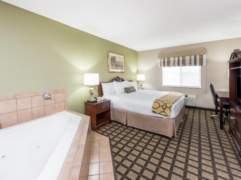 Baymont by Wyndham Fulton image