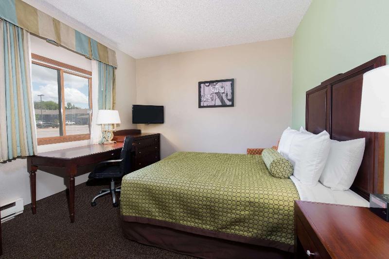 Baymont by Wyndham Pierre image