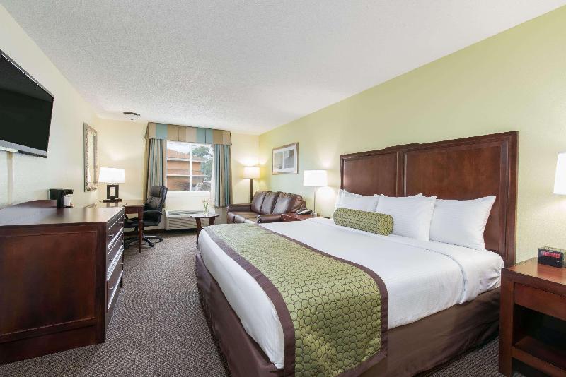 Baymont by Wyndham Pierre image