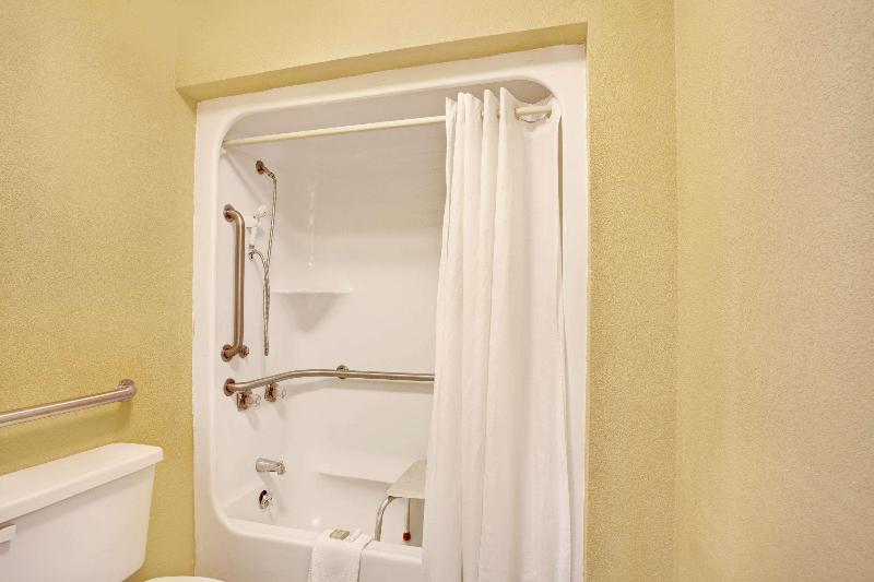 Super 8 by Wyndham Whites Creek/ Nashville NW Area image