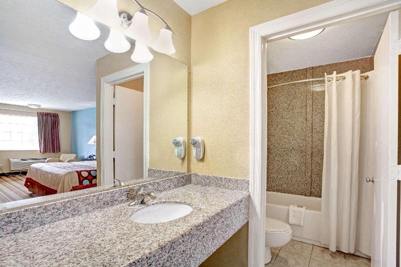 Super 8 by Wyndham Whites Creek/ Nashville NW Area image