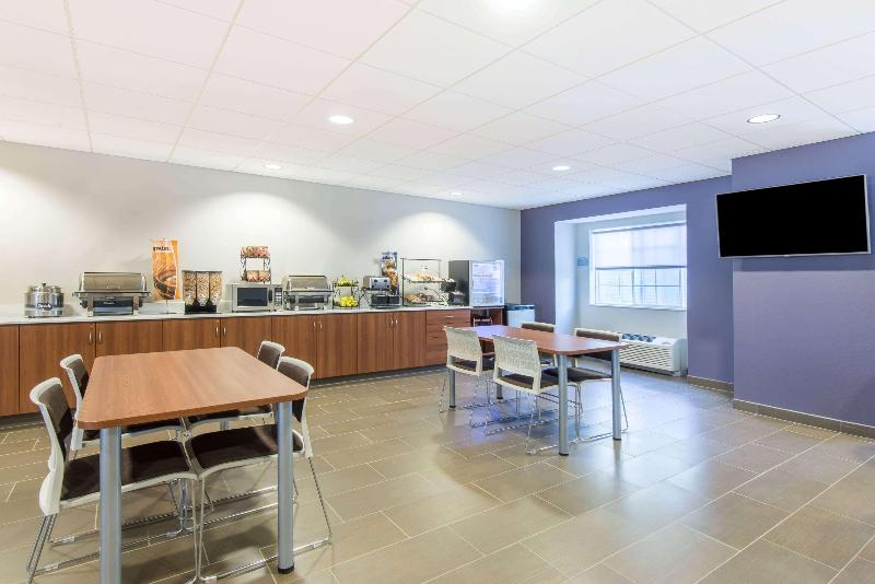 Microtel Inn & Suites By Wyndham Cadiz image 1