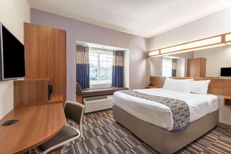 Microtel Inn & Suites By Wyndham Cadiz image
