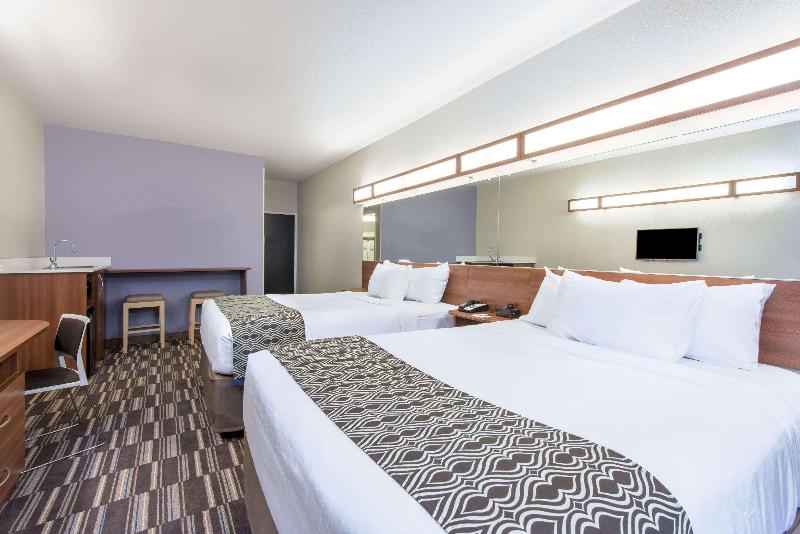 Microtel Inn & Suites By Wyndham Cadiz image 4