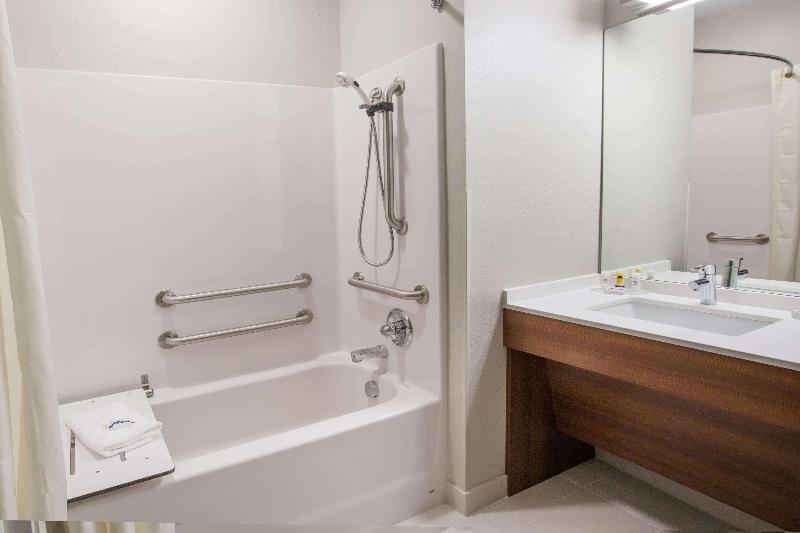 Microtel Inn & Suites By Wyndham Tioga image 4