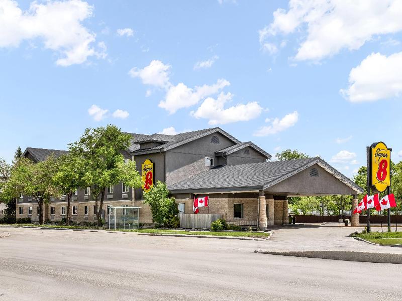Super 8 by Wyndham Winnipeg West image