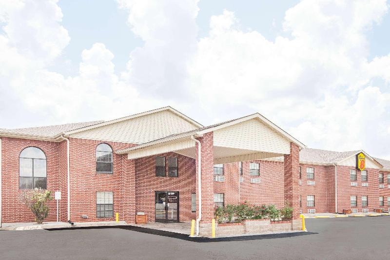 Super 8 by Wyndham White Hall image