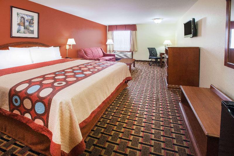 Super 8 by Wyndham White Hall image