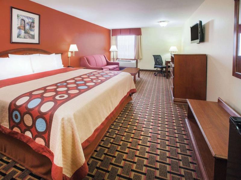 Super 8 by Wyndham White Hall image