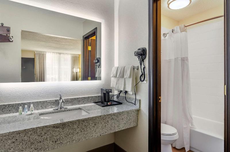 Quality Inn Verona - Staunton North image