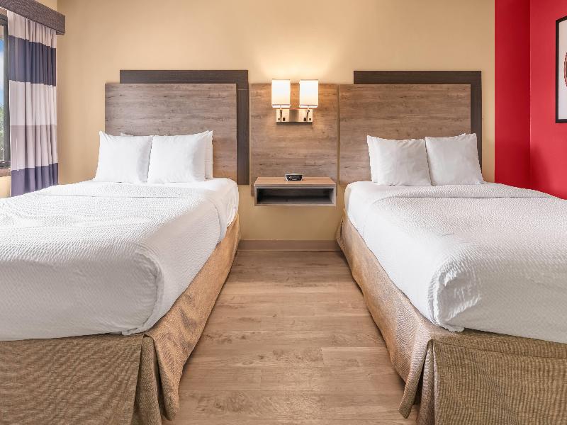 Ramada by Wyndham Minneapolis Golden Valley image