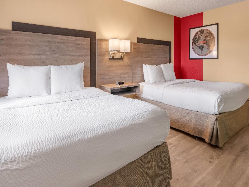 Ramada by Wyndham Minneapolis Golden Valley image