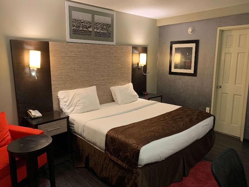 Ramada by Wyndham Rockville Centre image