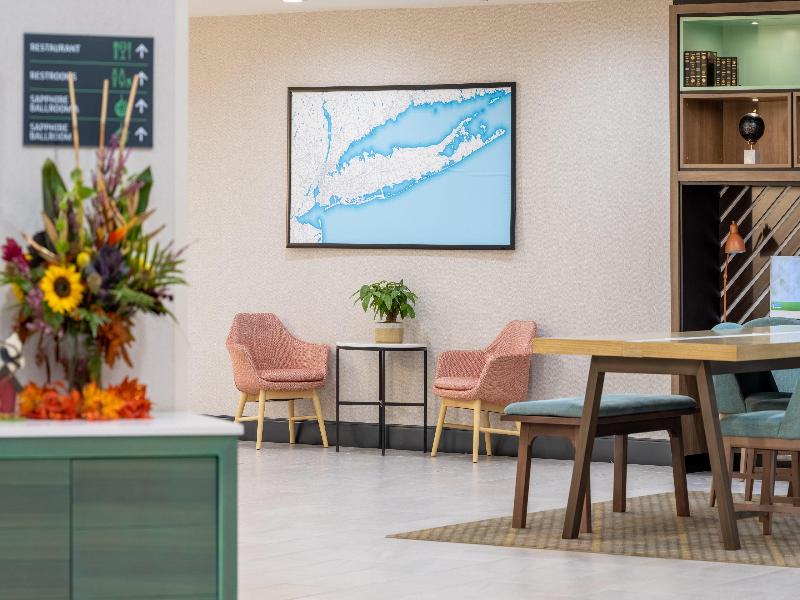 Holiday Inn Long Island-Islip Arpt East image