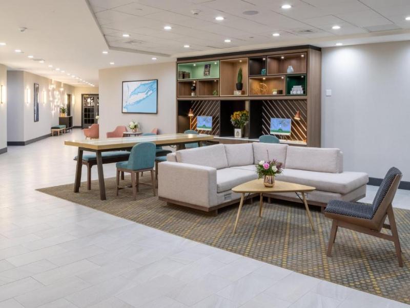 Holiday Inn Long Island-Islip Arpt East image