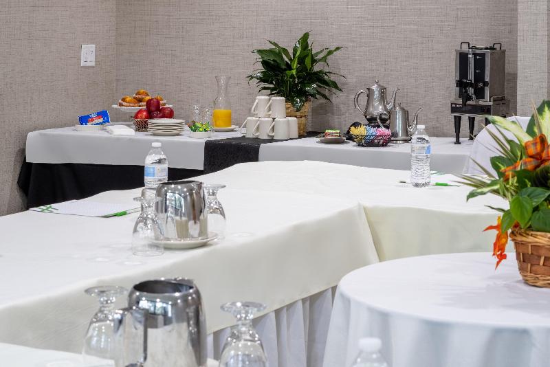 Holiday Inn Long Island-Islip Arpt East image