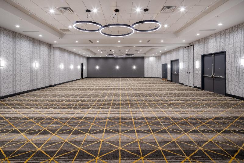 Holiday Inn Long Island-Islip Arpt East image
