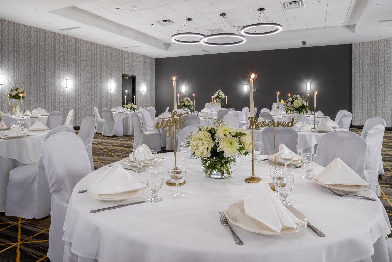 Holiday Inn Long Island-Islip Arpt East image
